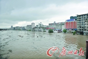 南方多省市旱涝急转暴雨袭湖南湖北已致44死