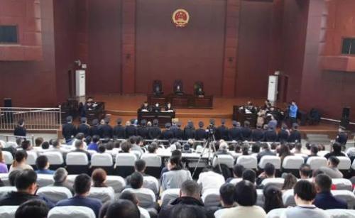 庭审现场。山西省高级人民法院官方微博截图 点击进入下一页